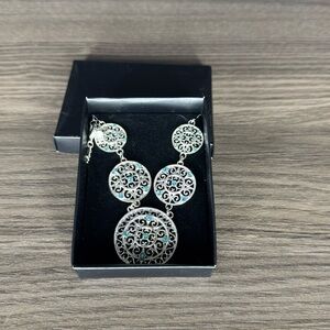 Avon Blue & Sliver Neclace